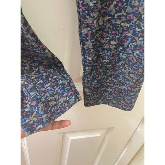 Nike Legend 2.0 Tight Fit Training Cropped Leggings Womens XS Black Print - Picture 4 of 9